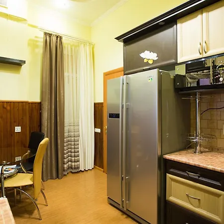 біля університету, івана франка квартири на вулиці огієнка 13 повноцінна для *