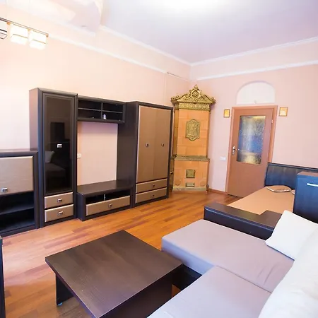 біля університету, івана франка квартири на вулиці огієнка 13 повноцінна для Apartmán *