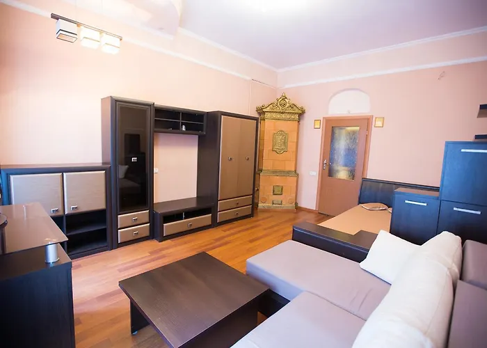 біля університету, івана франка квартири на вулиці огієнка 13 повноцінна для アパート *