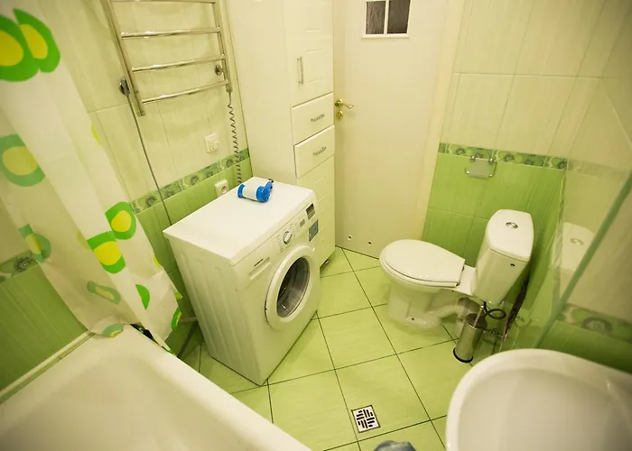 біля університету, івана франка квартири на вулиці огієнка 13 повноцінна для Apartamento *