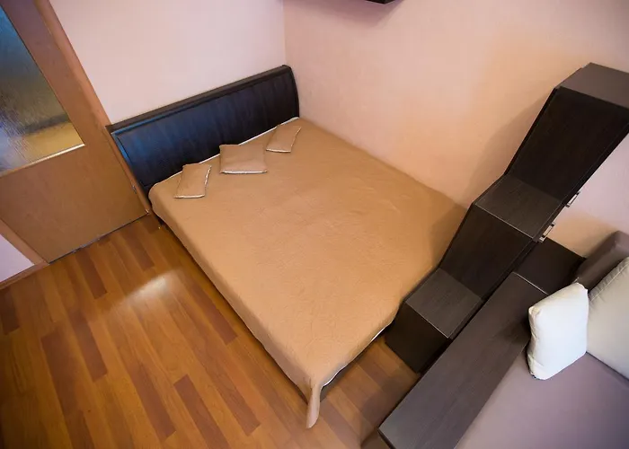 Apartamento біля університету, івана франка квартири на вулиці огієнка 13 повноцінна для *